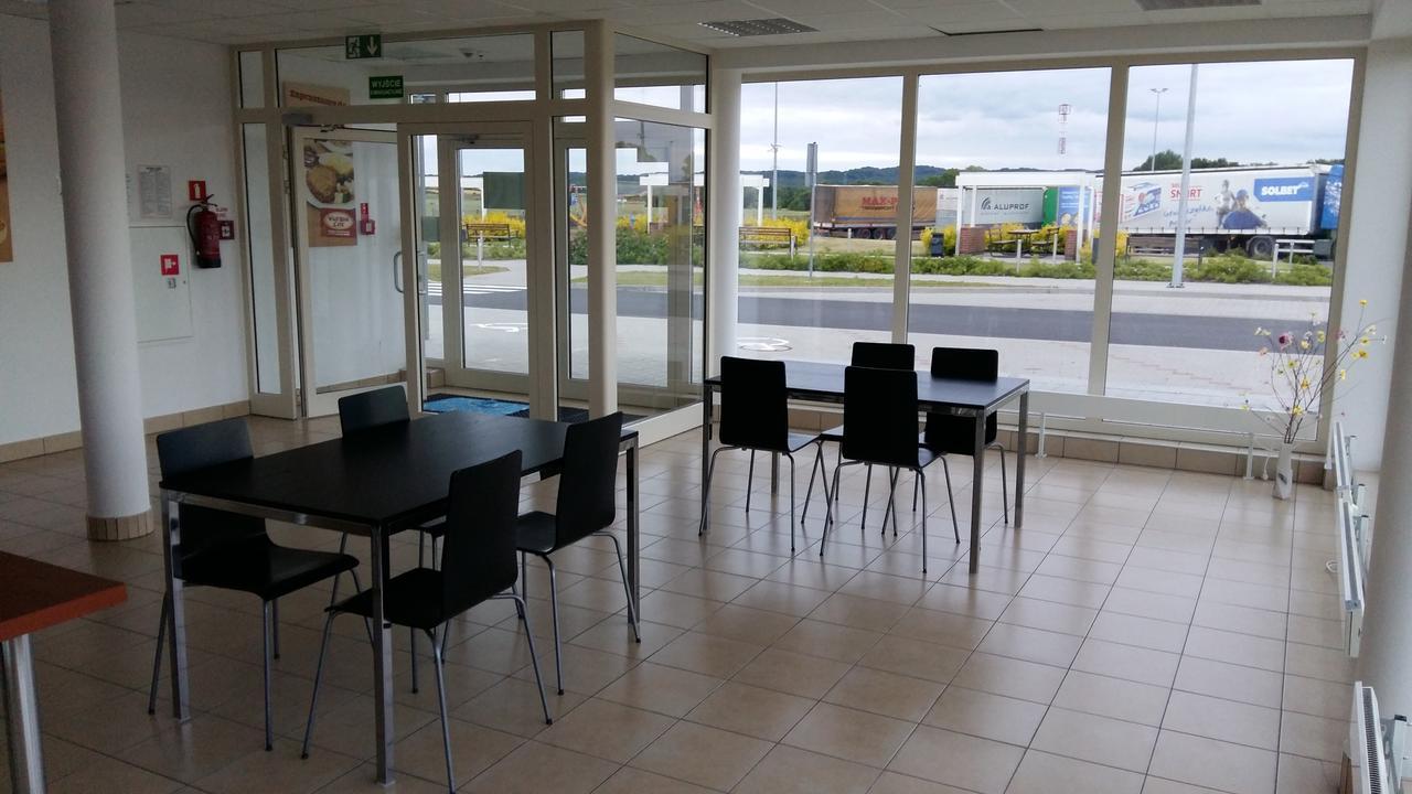 Chlebowo Motel Stare Brynki Przy Stacji Bp Trojka מראה חיצוני תמונה